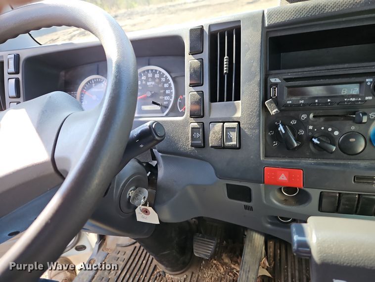 image for item EI8913 2019 Isuzu NRR street sweeper truck