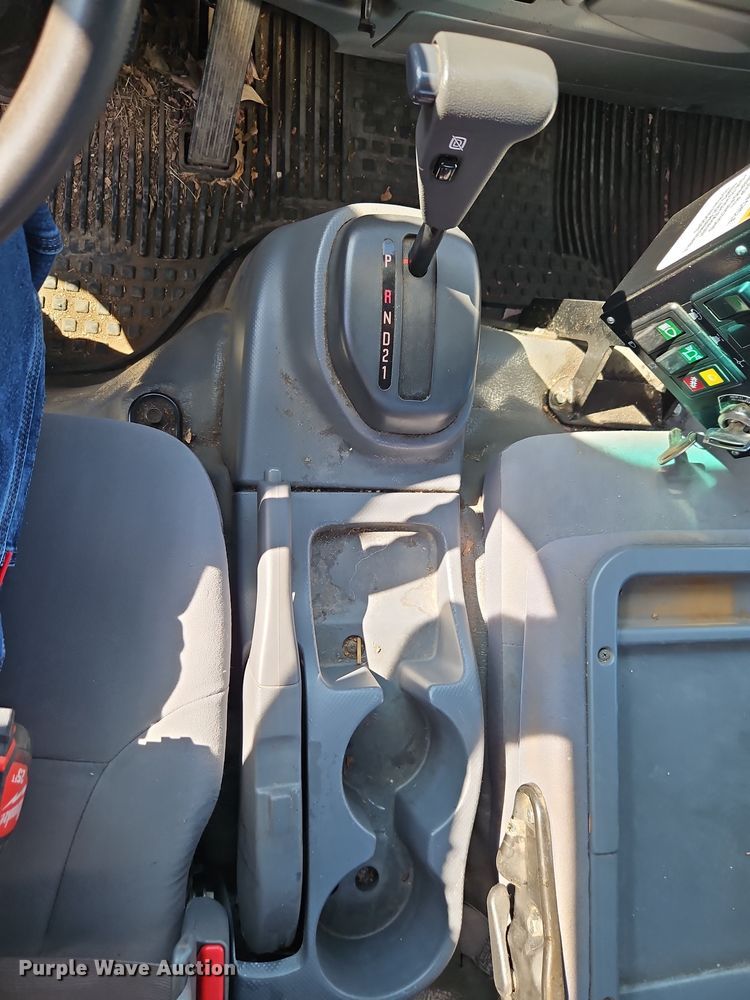 image for item EI8913 2019 Isuzu NRR street sweeper truck