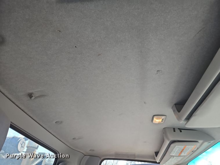 image for item EI8913 2019 Isuzu NRR street sweeper truck