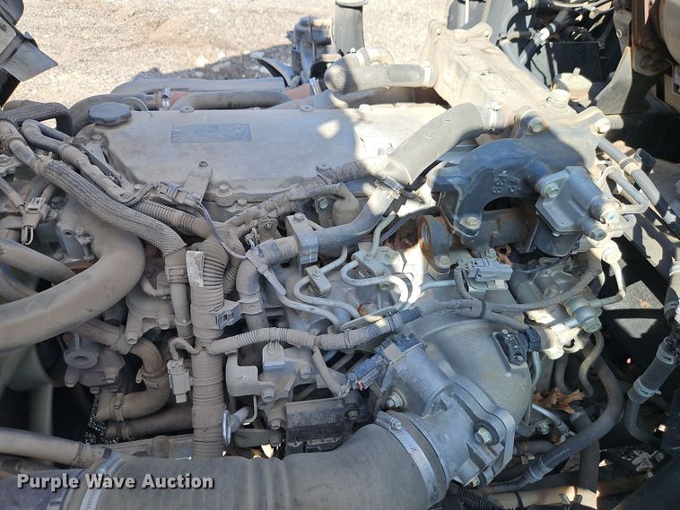 image for item EI8913 2019 Isuzu NRR street sweeper truck