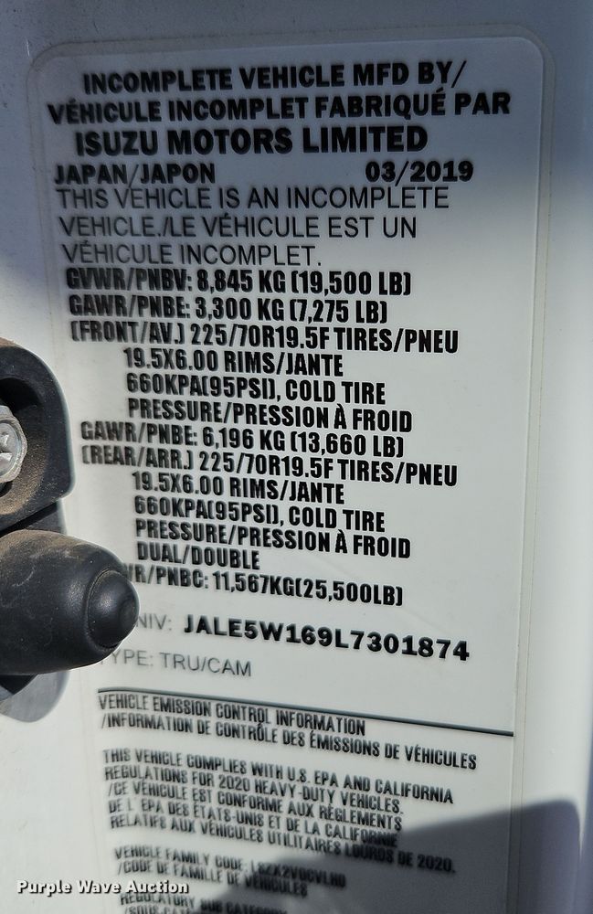 image for item EI8913 2019 Isuzu NRR street sweeper truck