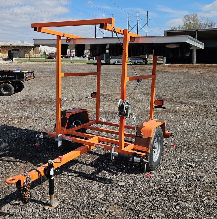 image for item EI8914 K&K Systems arrow board trailer