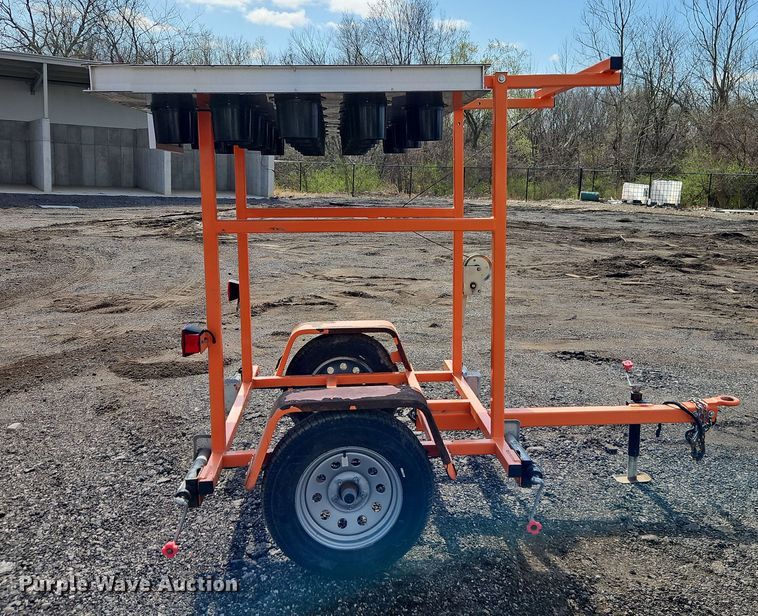 image for item EI8914 K&K Systems arrow board trailer