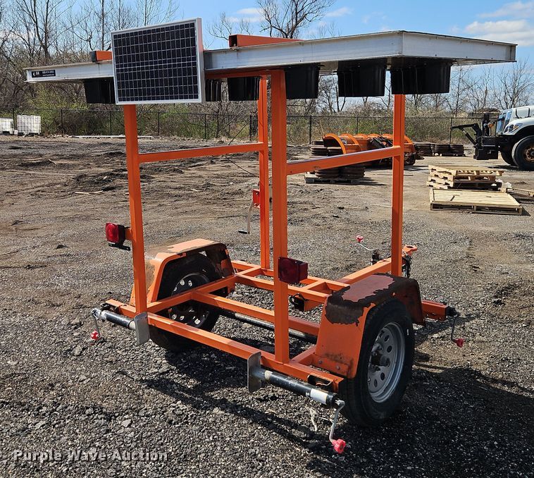 image for item EI8914 K&K Systems arrow board trailer