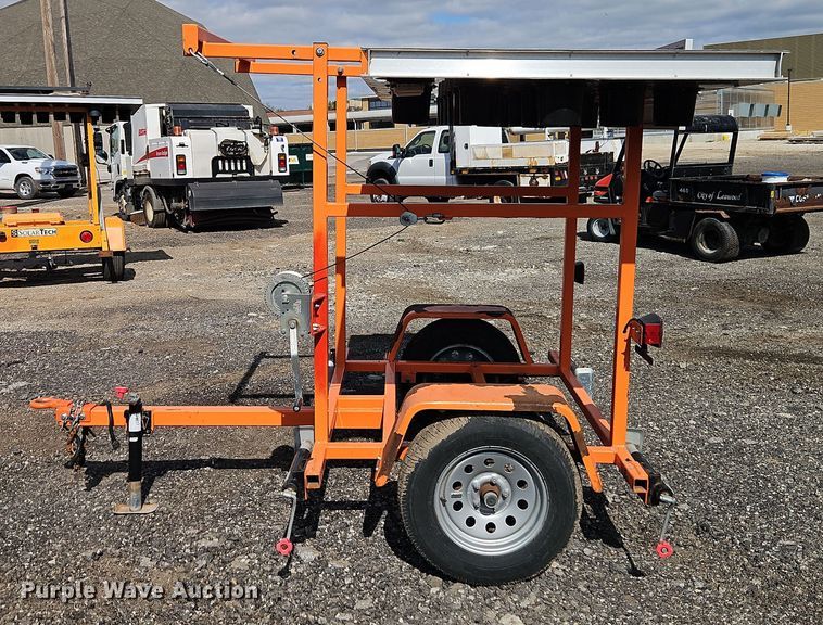 image for item EI8914 K&K Systems arrow board trailer