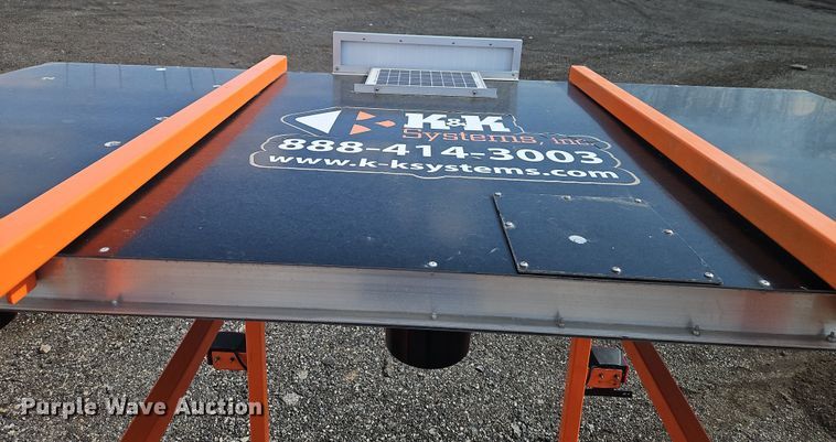 image for item EI8914 K&K Systems arrow board trailer