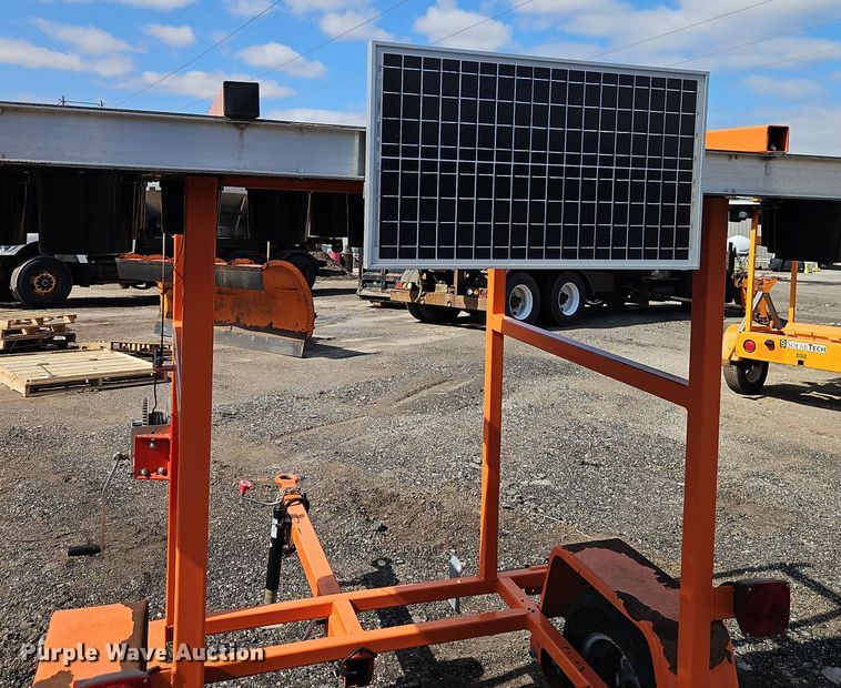 image for item EI8914 K&K Systems arrow board trailer