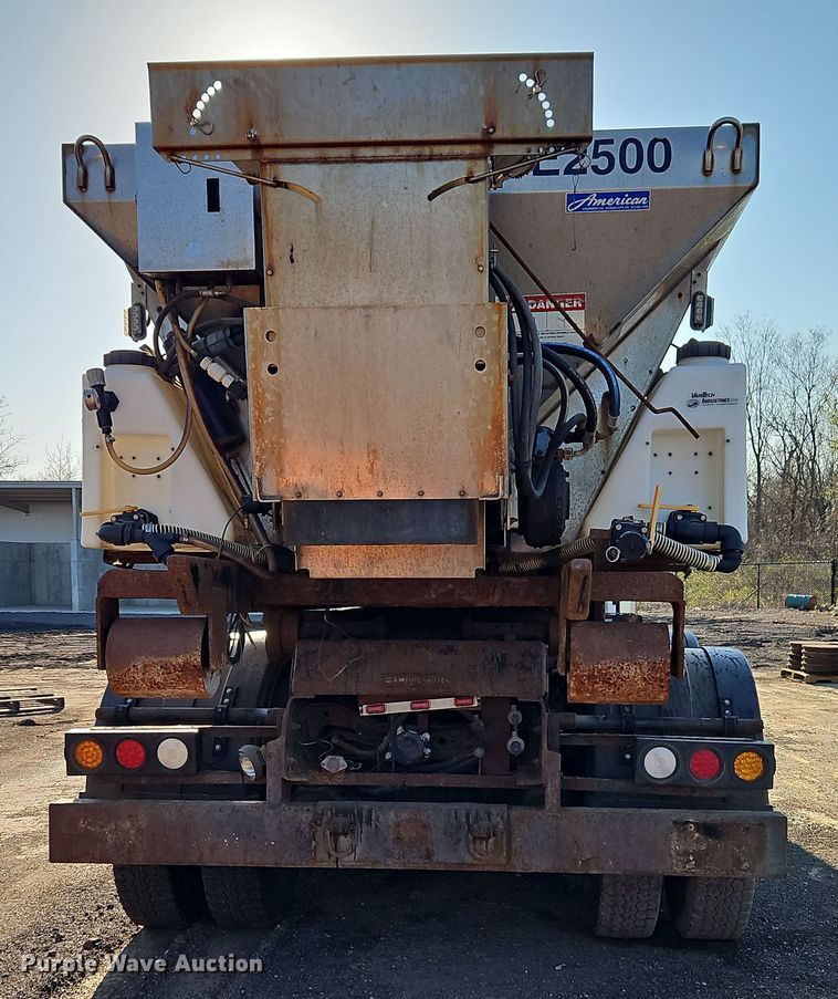 image for item EI8915 2009 International WorkStar 7400 applicator truck