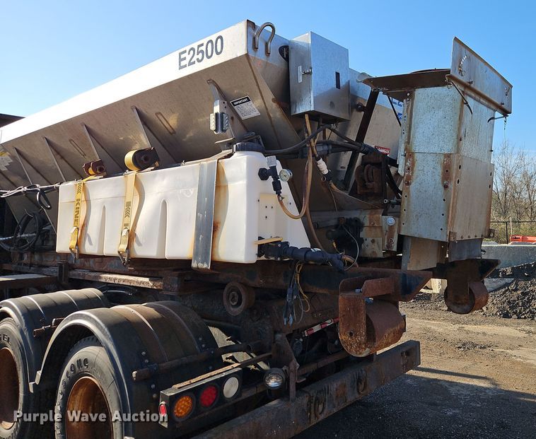 image for item EI8915 2009 International WorkStar 7400 applicator truck