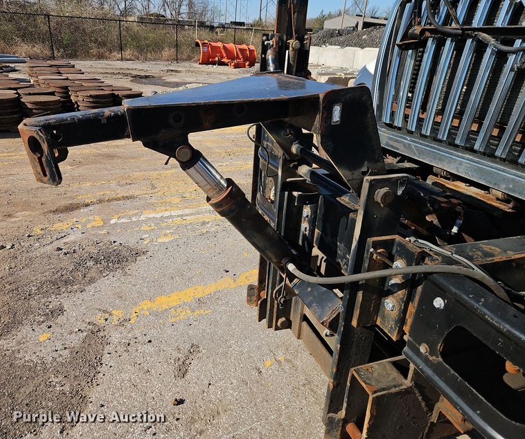 image for item EI8915 2009 International WorkStar 7400 applicator truck