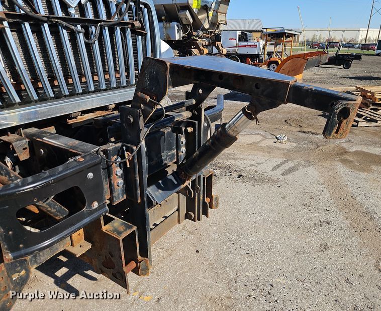 image for item EI8915 2009 International WorkStar 7400 applicator truck