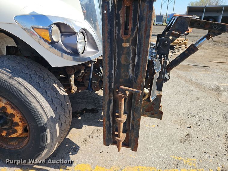 image for item EI8915 2009 International WorkStar 7400 applicator truck