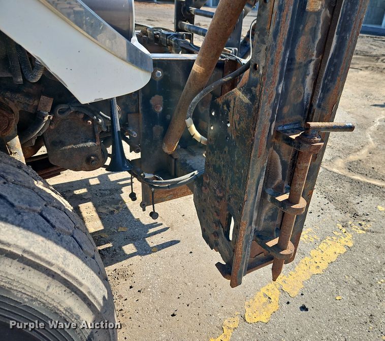 image for item EI8915 2009 International WorkStar 7400 applicator truck