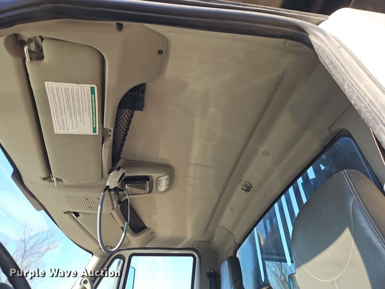 image for item EI8915 2009 International WorkStar 7400 applicator truck