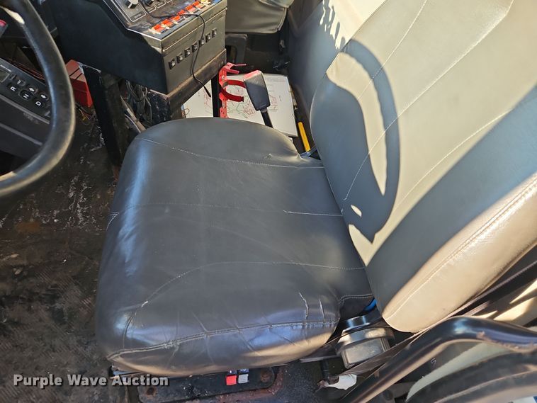 image for item EI8915 2009 International WorkStar 7400 applicator truck