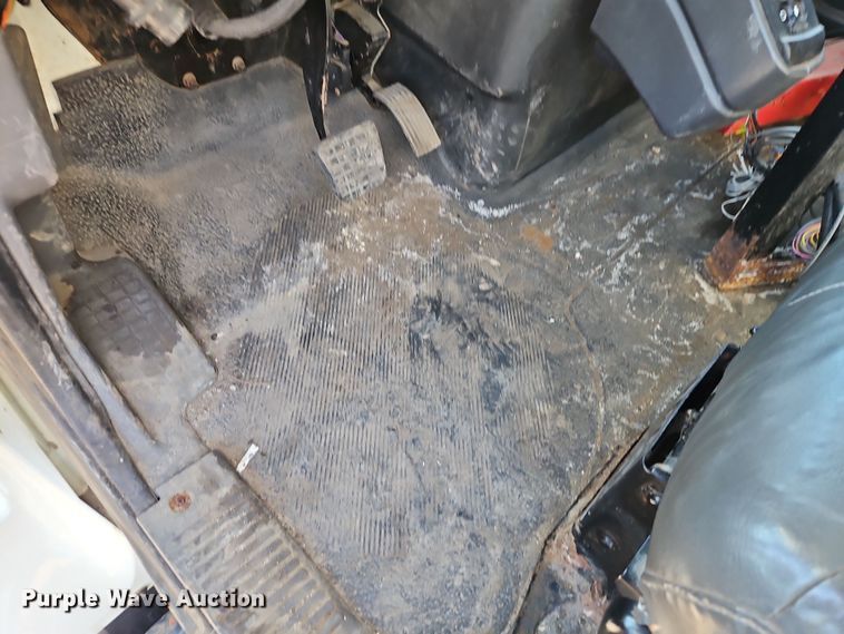 image for item EI8915 2009 International WorkStar 7400 applicator truck