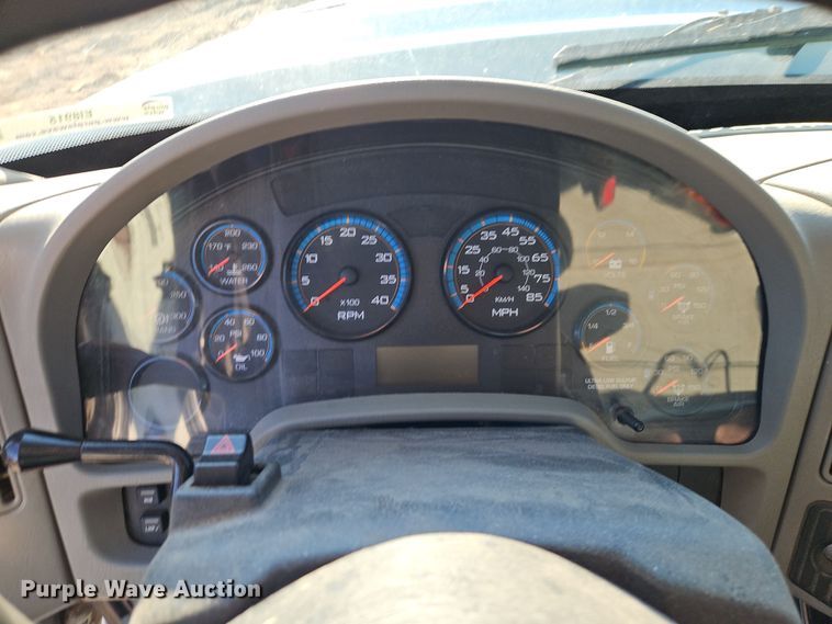 image for item EI8915 2009 International WorkStar 7400 applicator truck