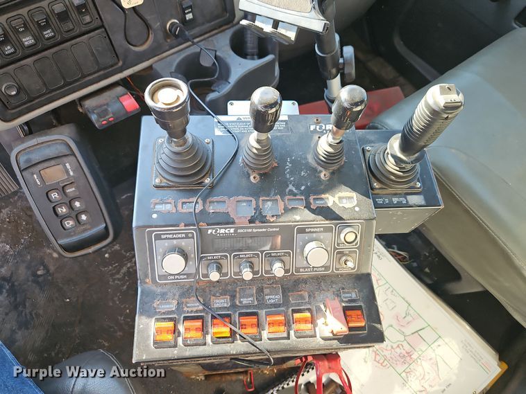 image for item EI8915 2009 International WorkStar 7400 applicator truck