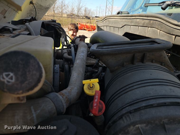 image for item EI8915 2009 International WorkStar 7400 applicator truck