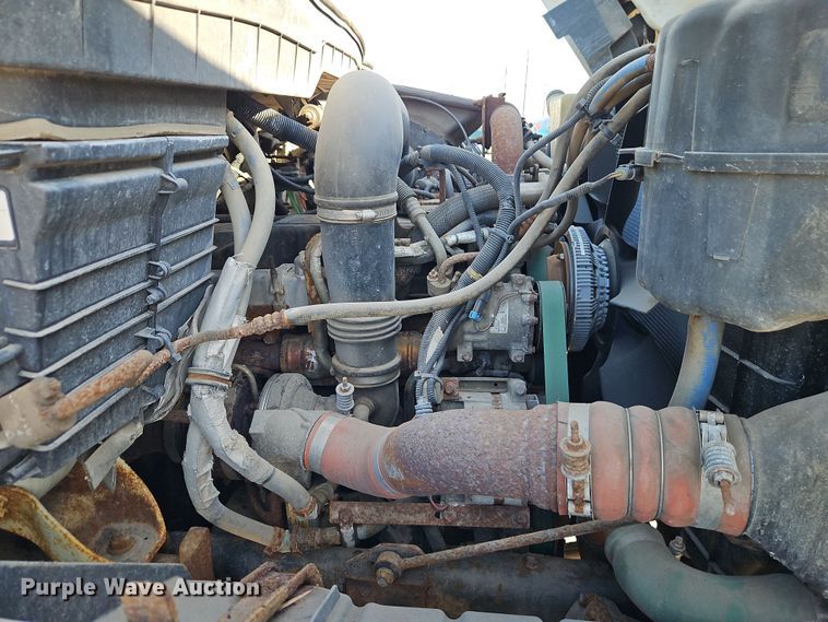 image for item EI8915 2009 International WorkStar 7400 applicator truck