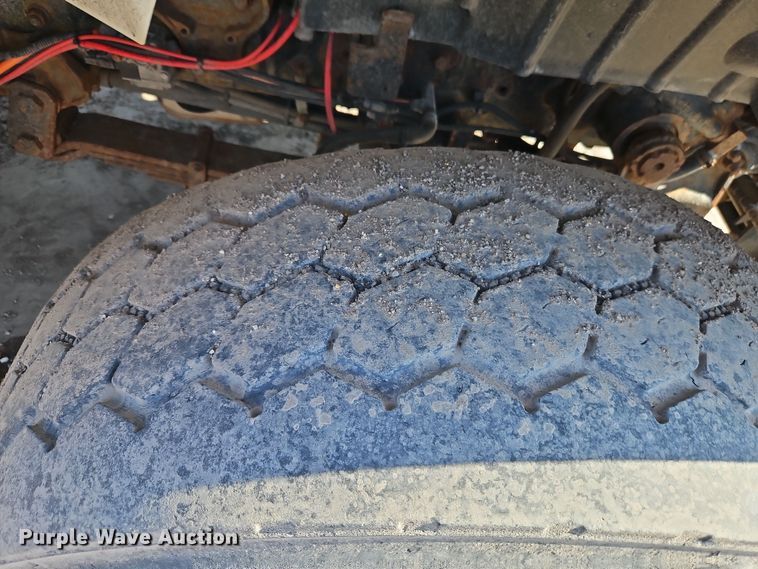 image for item EI8915 2009 International WorkStar 7400 applicator truck