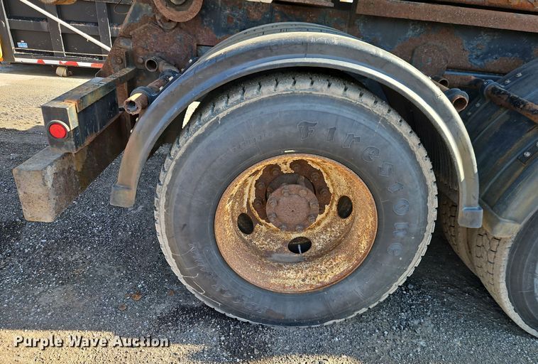 image for item EI8915 2009 International WorkStar 7400 applicator truck