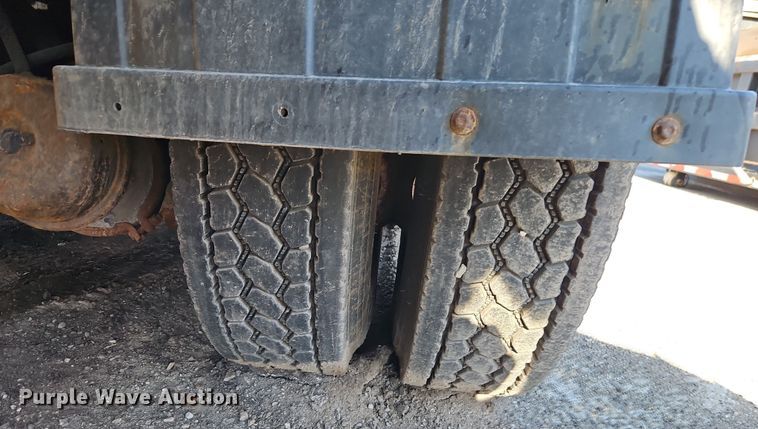 image for item EI8915 2009 International WorkStar 7400 applicator truck