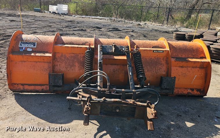 image for item EI8915 2009 International WorkStar 7400 applicator truck