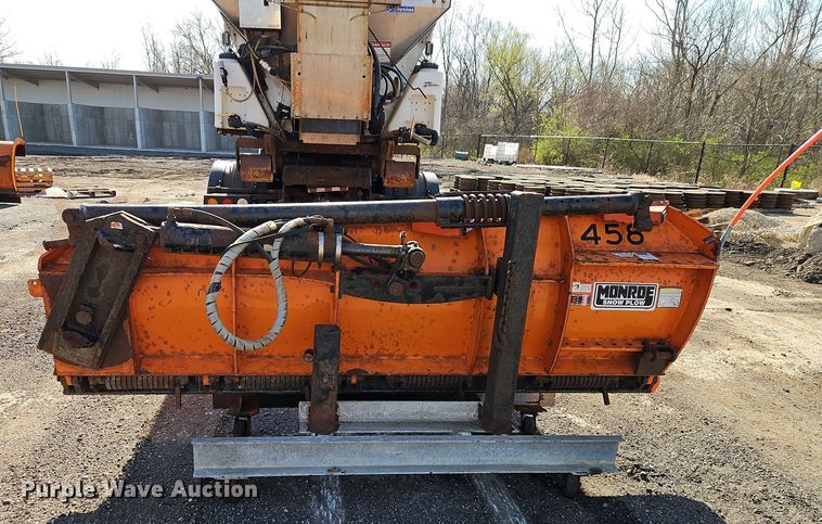 image for item EI8915 2009 International WorkStar 7400 applicator truck