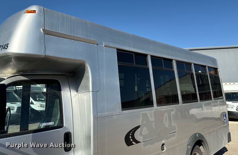 image for item EJ3618 2013 Chevrolet Express G4500 shuttle bus