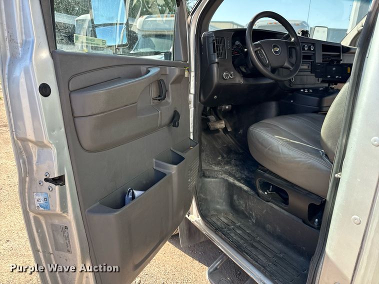 image for item EJ3618 2013 Chevrolet Express G4500 shuttle bus