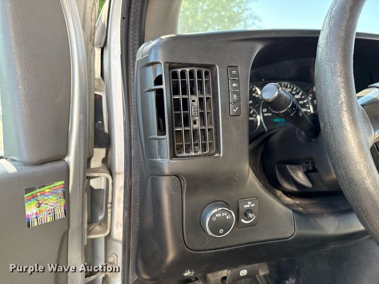 image for item EJ3618 2013 Chevrolet Express G4500 shuttle bus