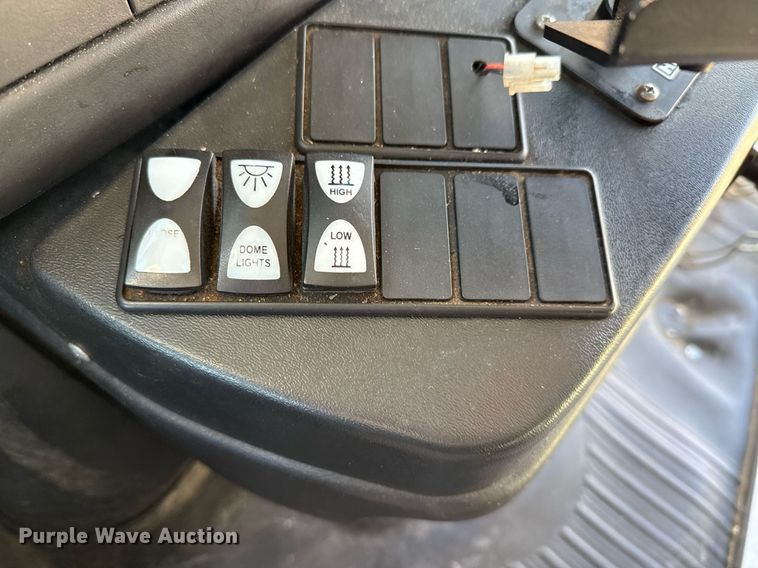 image for item EJ3618 2013 Chevrolet Express G4500 shuttle bus