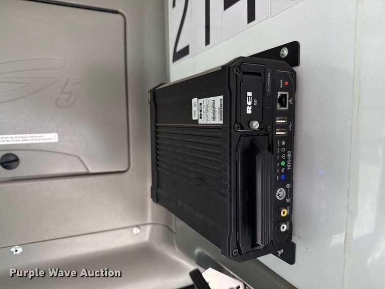 image for item EJ3618 2013 Chevrolet Express G4500 shuttle bus