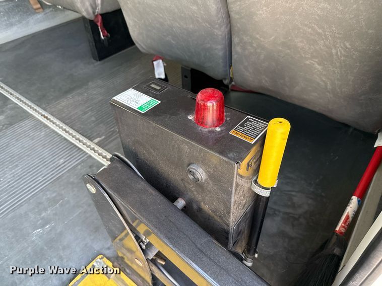 image for item EJ3618 2013 Chevrolet Express G4500 shuttle bus