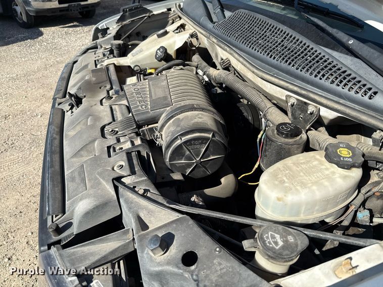 image for item EJ3618 2013 Chevrolet Express G4500 shuttle bus