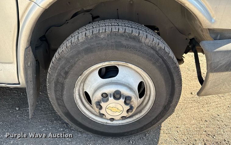 image for item EJ3618 2013 Chevrolet Express G4500 shuttle bus