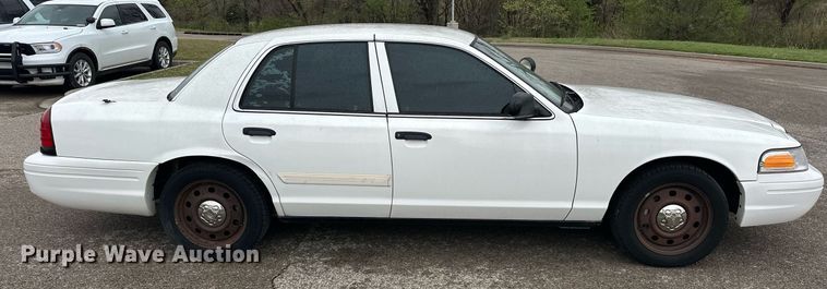 image for item EJ8535 2010 Ford Crown Victoria Police Interceptor 