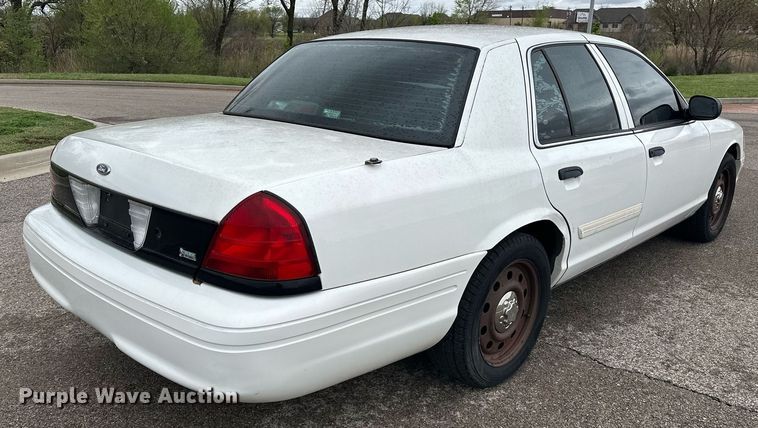 image for item EJ8535 2010 Ford Crown Victoria Police Interceptor 