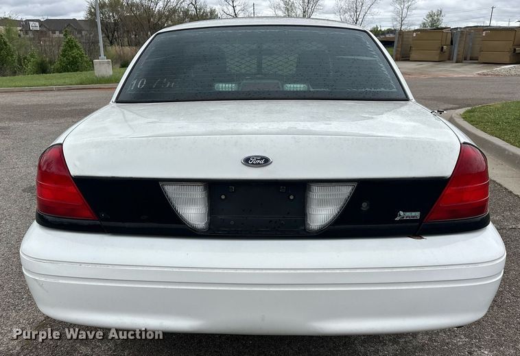 image for item EJ8535 2010 Ford Crown Victoria Police Interceptor 