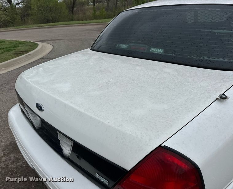 image for item EJ8535 2010 Ford Crown Victoria Police Interceptor 