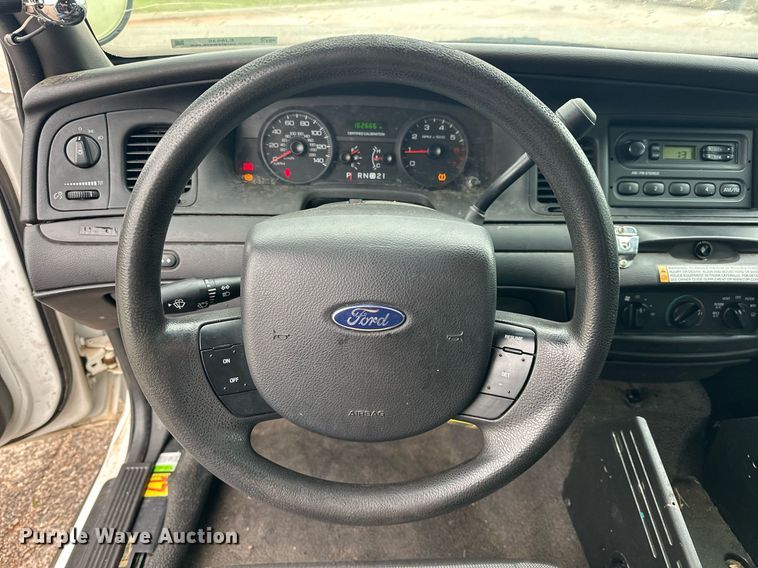 image for item EJ8535 2010 Ford Crown Victoria Police Interceptor 