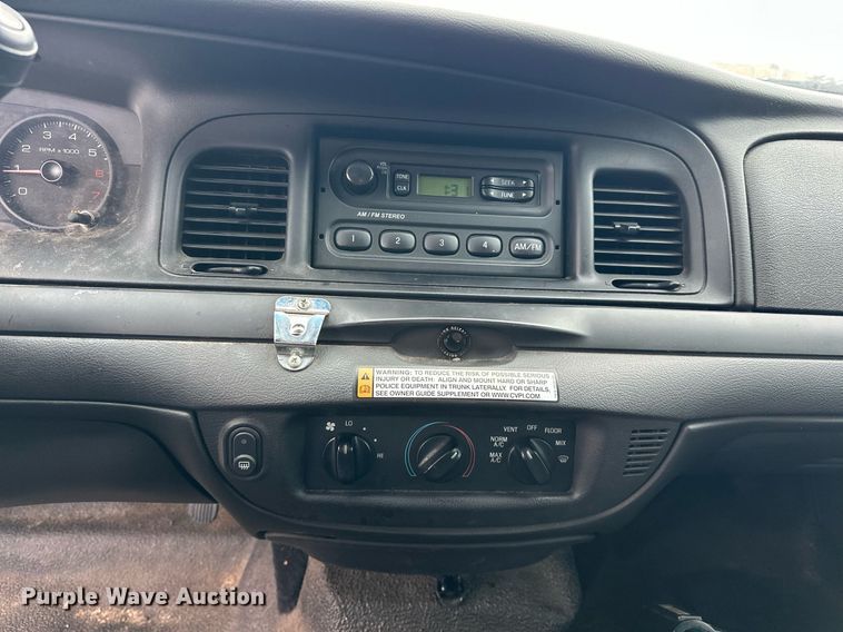 image for item EJ8535 2010 Ford Crown Victoria Police Interceptor 