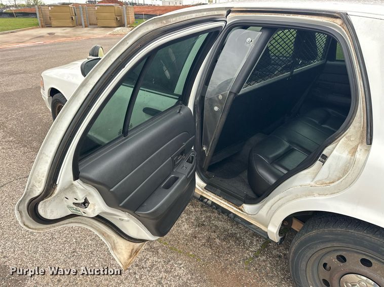 image for item EJ8535 2010 Ford Crown Victoria Police Interceptor 