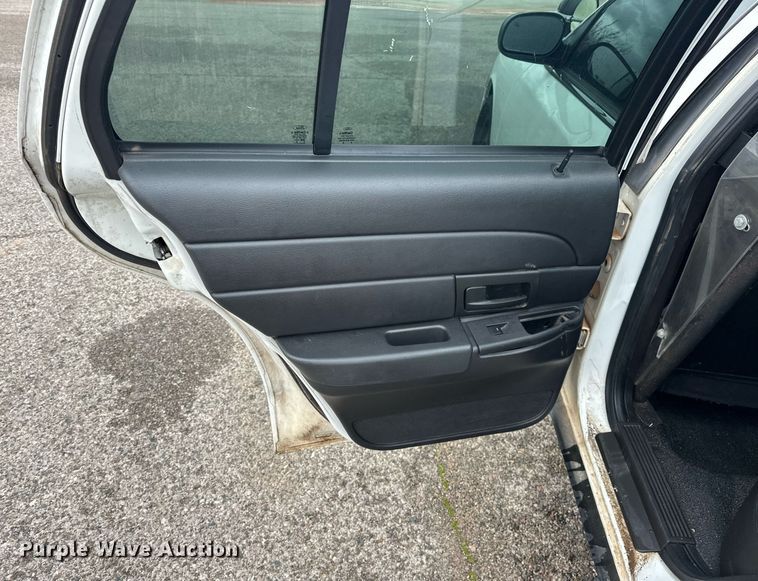 image for item EJ8535 2010 Ford Crown Victoria Police Interceptor 