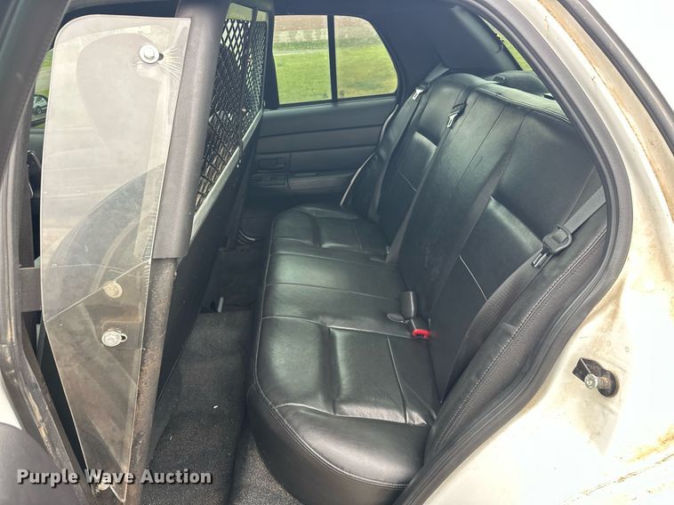 image for item EJ8535 2010 Ford Crown Victoria Police Interceptor 