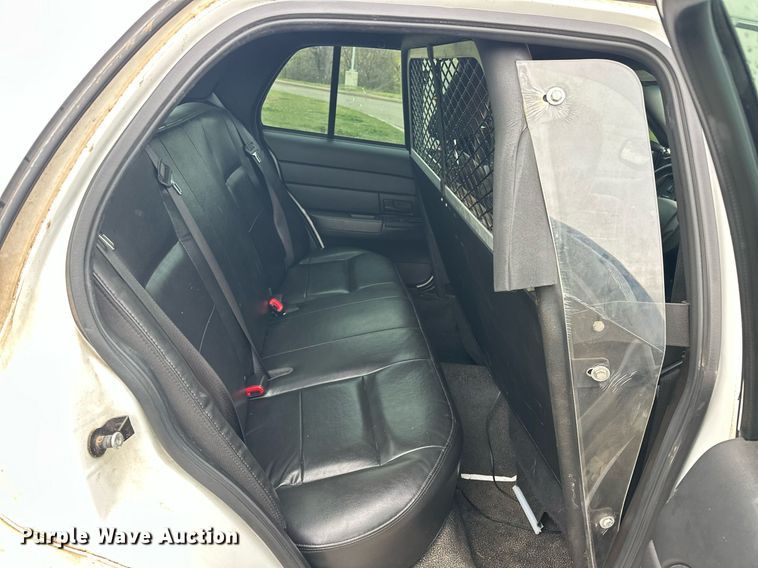 image for item EJ8535 2010 Ford Crown Victoria Police Interceptor 