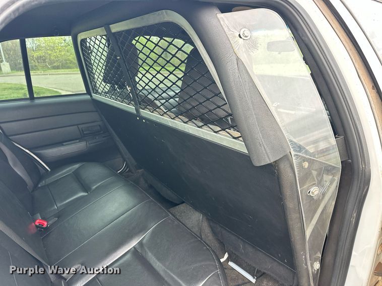 image for item EJ8535 2010 Ford Crown Victoria Police Interceptor 