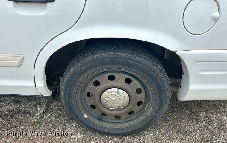 image for item EJ8535 2010 Ford Crown Victoria Police Interceptor 