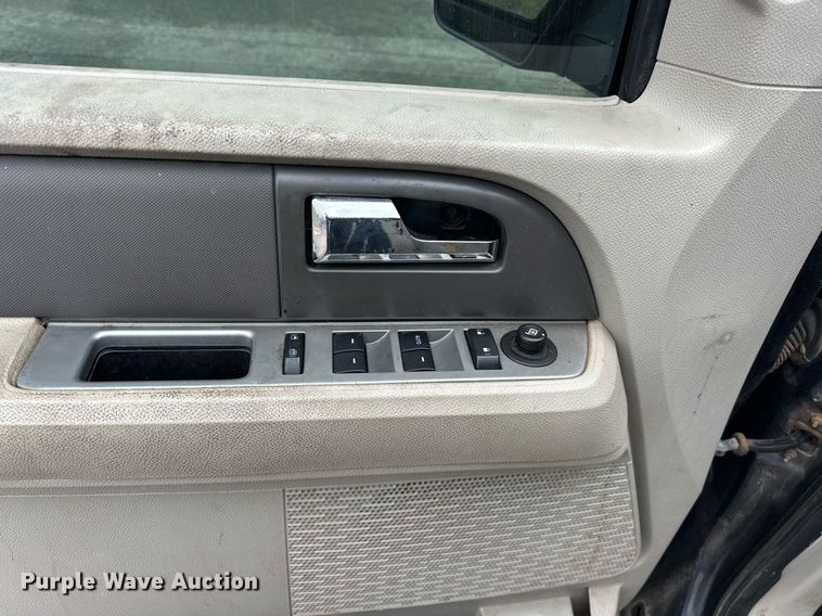 image for item EJ8536 2010 Ford Expedition XLT SUV